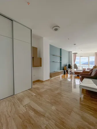 Apartment with two bedrooms and sea views in the very center of Budva